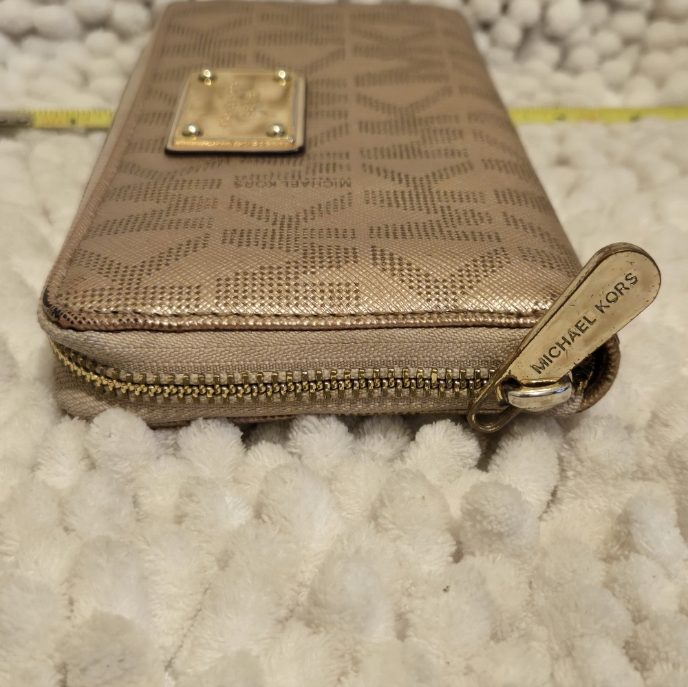 Michael kors rose gold and gold wallet - Picture 13 of 13
